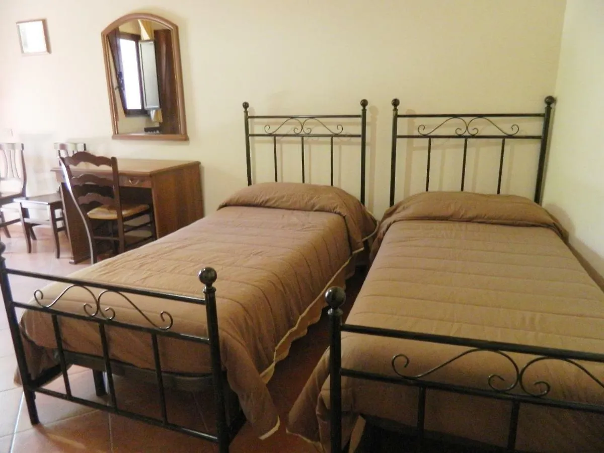 Agriturismo La Grevillea リポスト 0*,